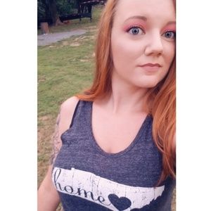 Meet your Posher, Becca